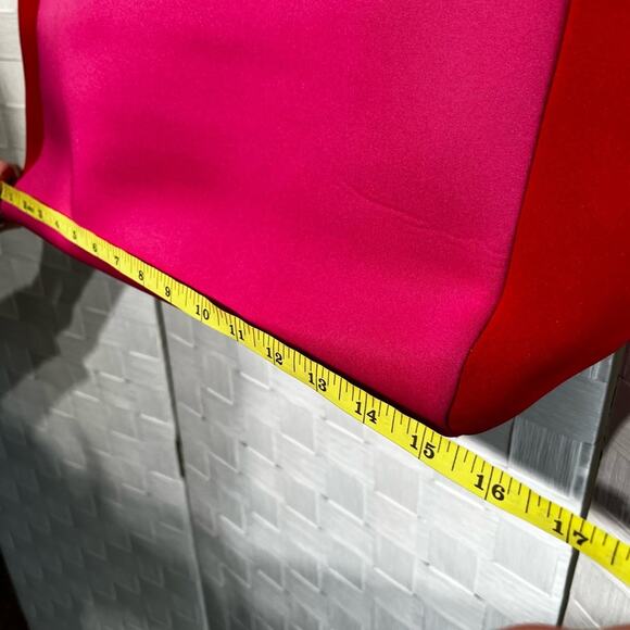 Summersalt x FABFITFUN Neoprene Beach Tote Bag Hot Pink Red - Picture 13 of 14